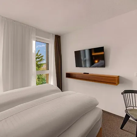 Zuendwerk - * Strasshof an der Nordbahn