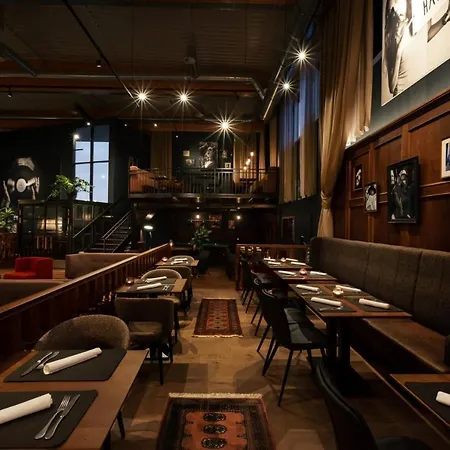 Zuendwerk - ホテル *