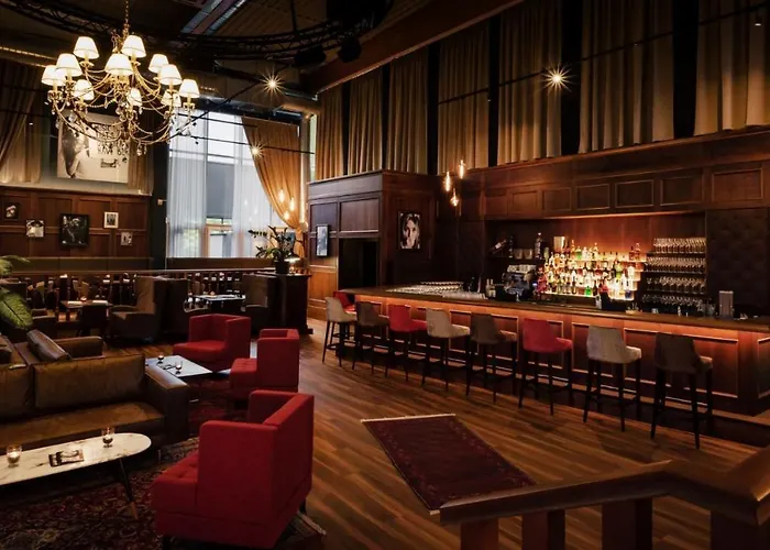 ホテル Zuendwerk - *