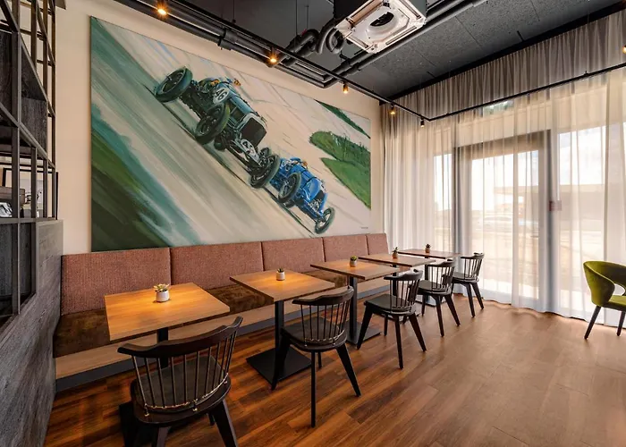 ホテル Zuendwerk -